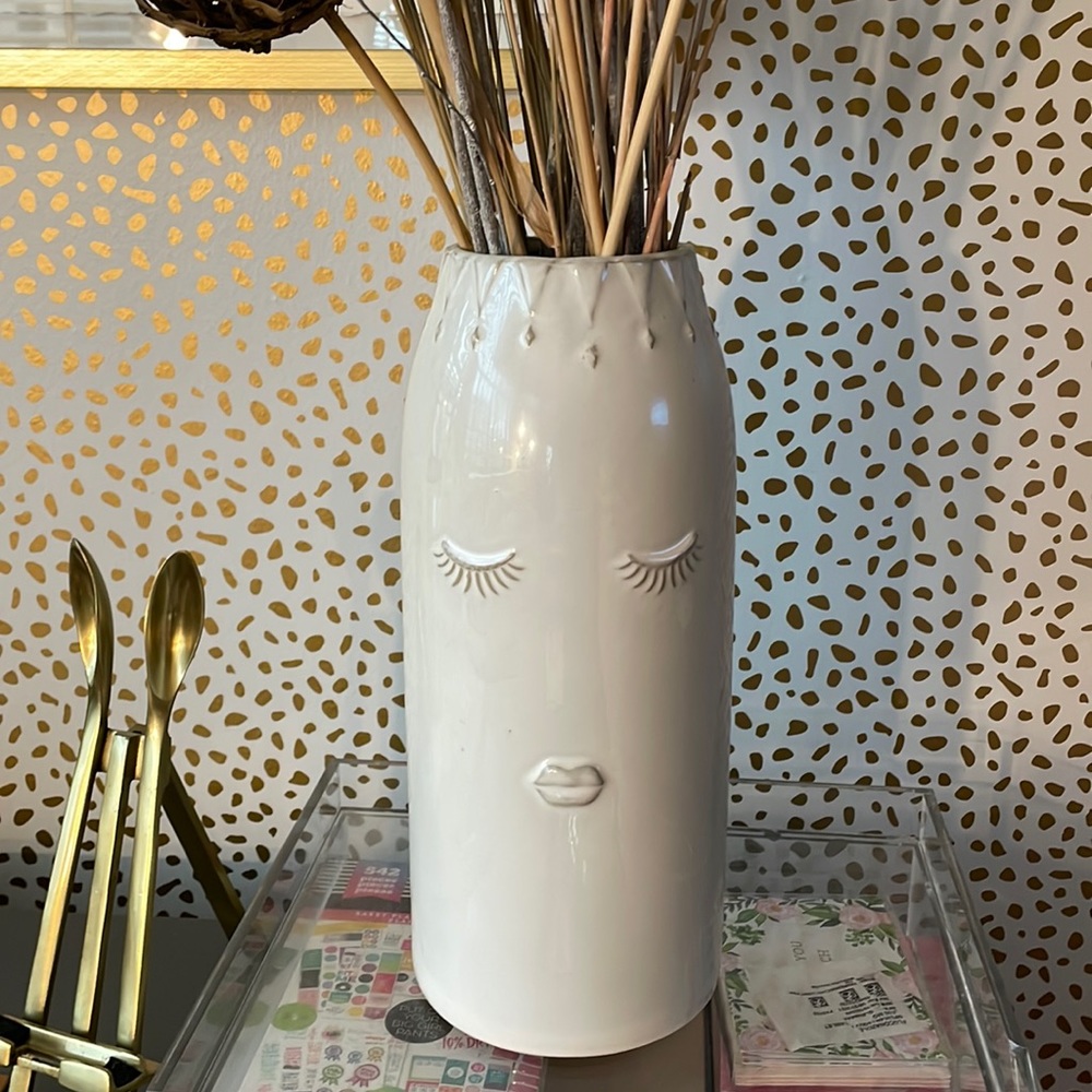 Face Vase White